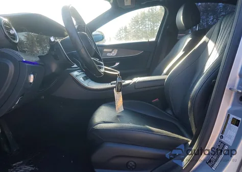 2021 Mercedes-Benz E 350 z USA, uszkodzony, nr VIN W1KZF8DB5MA960761